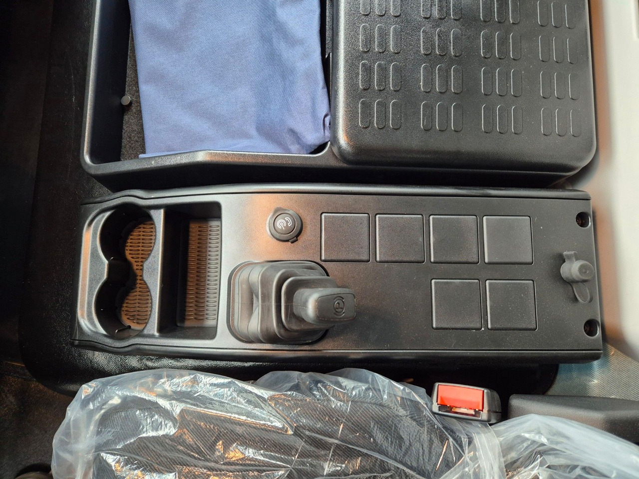 Kamion za prevoz boca Iveco Eurocargo ML160E28/FP Böse Schwenkwand LBW 2xAHK: slika 25