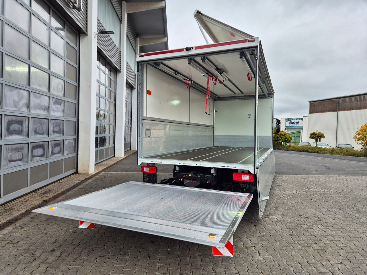 Kamion za prevoz boca Iveco Eurocargo ML160E28/FP Böse Schwenkwand LBW 2xAHK: slika 34