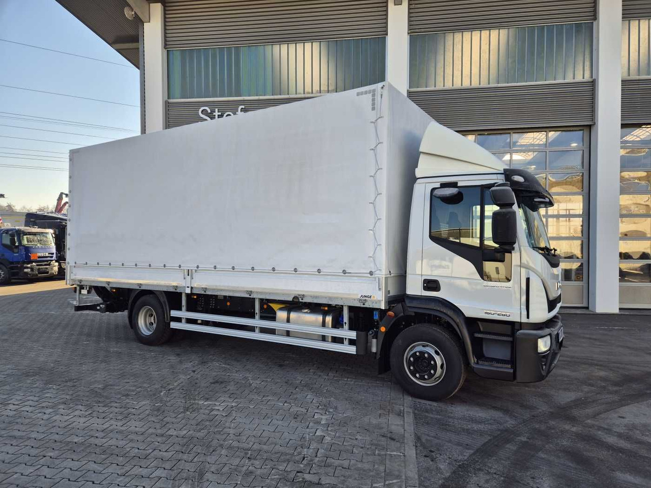 Iveco Eurocargo ML160E28/P LBW Bär Schiebeplane AHK - Kamion sa ceradom: slika 4 Iveco Eurocargo ML160E28/P LBW Bär Schiebeplane AHK - Kamion sa ceradom: slika 4