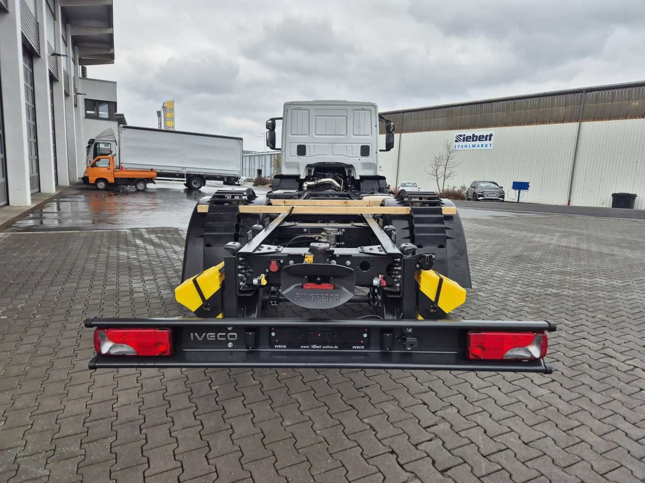 Kamion sa golom šasijom i zatvorenom kabinom novi Iveco Eurocargo ML180E28/P 4x2 ZF-Automatik 8AP 3Stück: slika 8