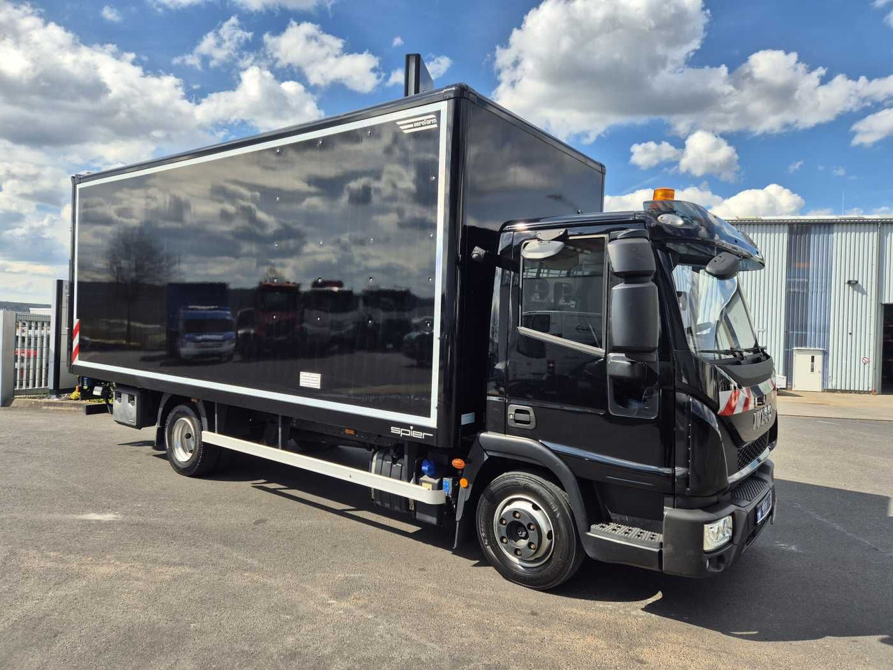 Iveco Eurocargo ML80E21/P LBW Bär 1.500kg 2x AHK - Dostavno vozilo sa zatvorenim sandukom: slika 2 Iveco Eurocargo ML80E21/P LBW Bär 1.500kg 2x AHK - Dostavno vozilo sa zatvorenim sandukom: slika 2