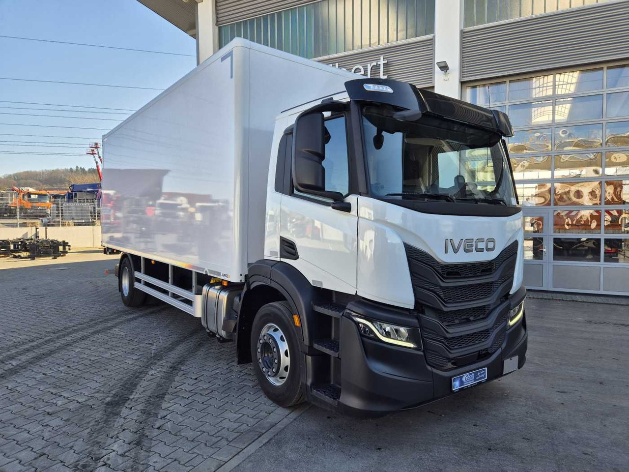 Iveco S-Way AD190S40/P Junge AHK LBW 2.000kg - Kamion sa zatvorenim sandukom: slika 2 Iveco S-Way AD190S40/P Junge AHK LBW 2.000kg - Kamion sa zatvorenim sandukom: slika 2