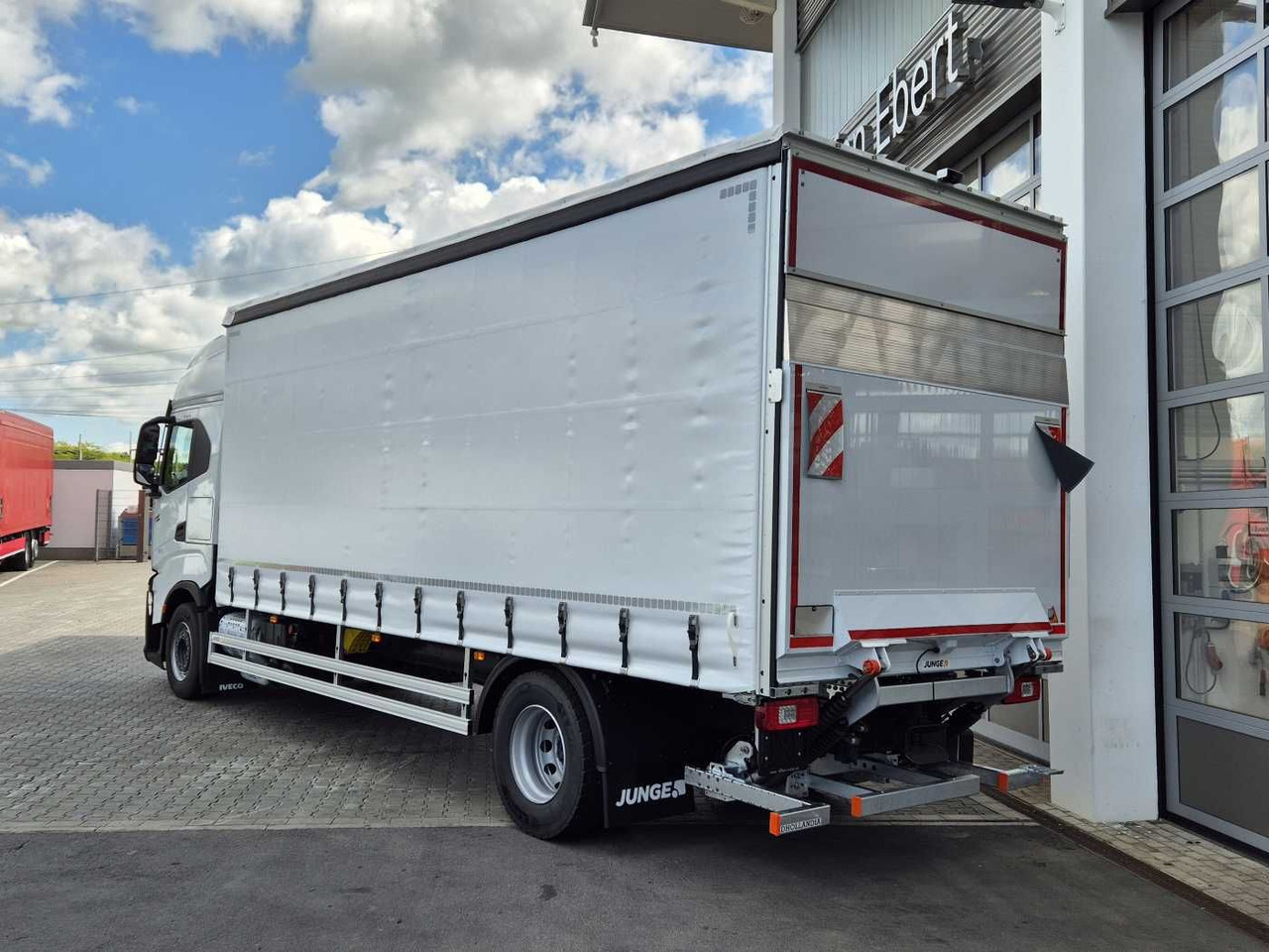 Iveco S-Way AS190S42/P Schiebeplanen LBW 2.000kg AHK - Kamion sa ceradom: slika 5 Iveco S-Way AS190S42/P Schiebeplanen LBW 2.000kg AHK - Kamion sa ceradom: slika 5