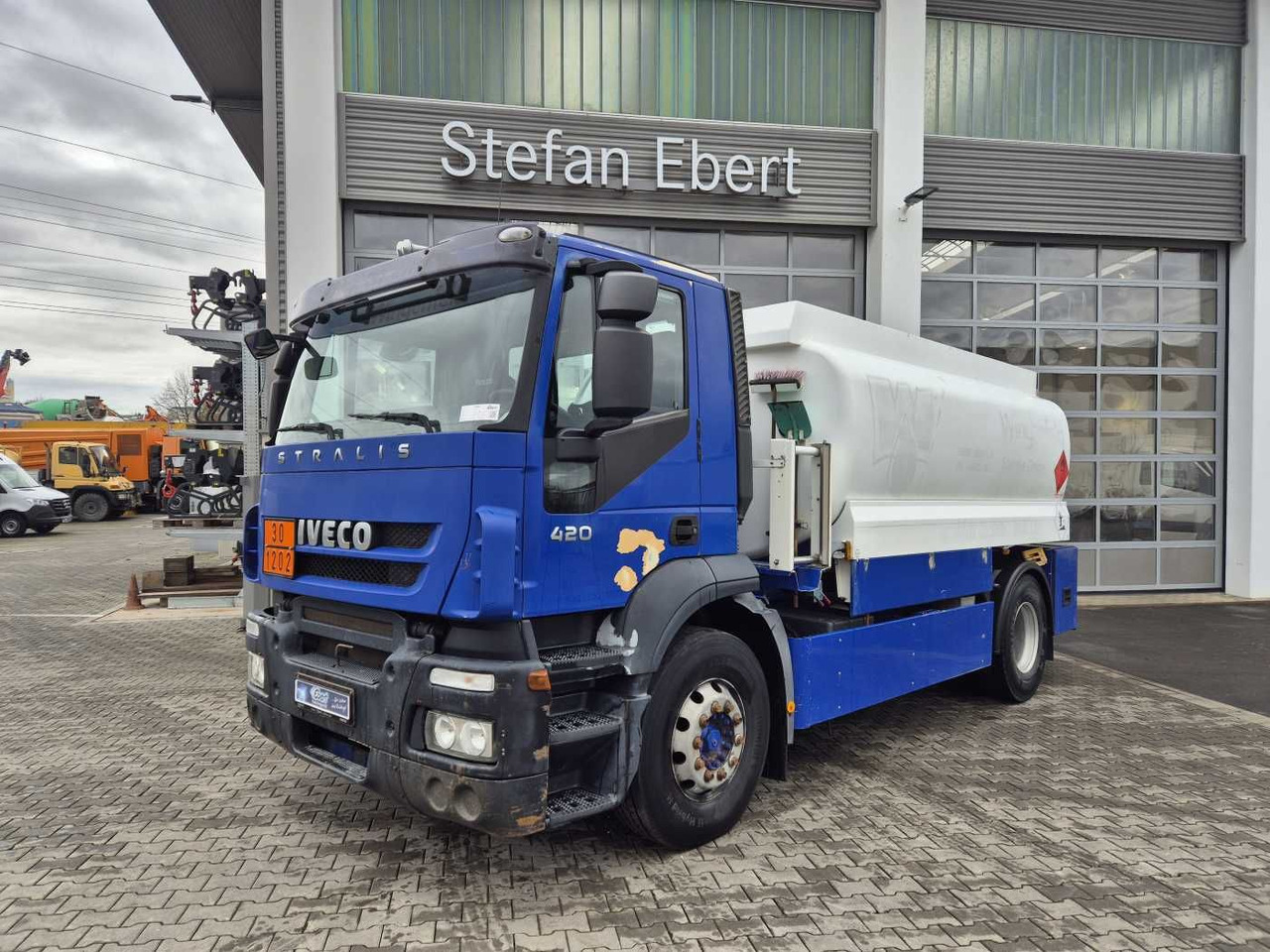 Iveco Stralis AD190S42/P 14.000L Lindner&Fischer - Kamion cisterna: slika 1 Iveco Stralis AD190S42/P 14.000L Lindner&Fischer - Kamion cisterna: slika 1