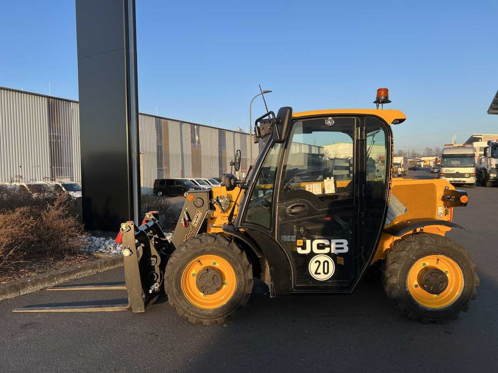 JCB 514-40 / nur 108h / 2023 / Eigengewicht: 2.700kg - Teleskopski upravljač: slika 2 JCB 514-40 / nur 108h / 2023 / Eigengewicht: 2.700kg - Teleskopski upravljač: slika 2