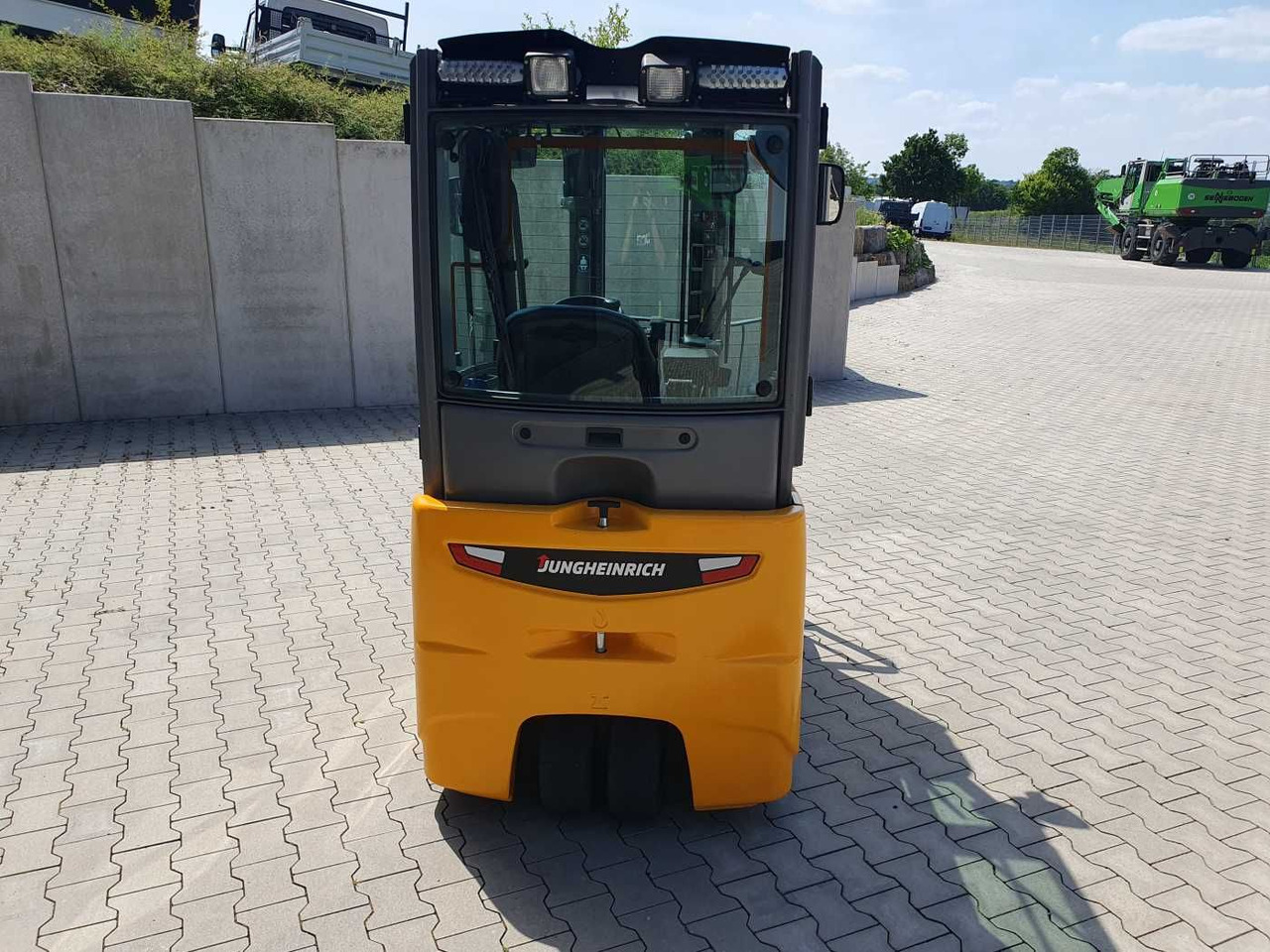 Jungheinrich EFG 215 / Triplex: 4.25m! / SS / 2.472h! / 2020 - Električni viljuškar: slika 4 Jungheinrich EFG 215 / Triplex: 4.25m! / SS / 2.472h! / 2020 - Električni viljuškar: slika 4