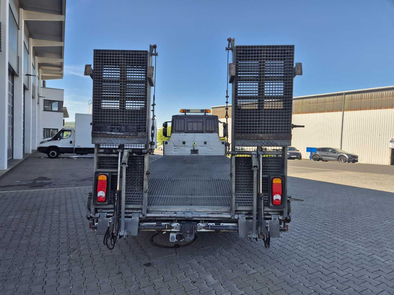 Kamion Iveco Eurocargo ML140E25/P Maschinentransporter Winde: slika 7