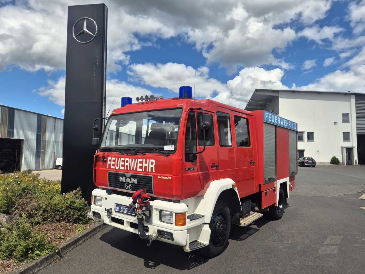 MAN 14.224 4x4 TLF 16/29 Tanklöschfahrzeug Feuerwehr - Kamion: slika 1 MAN 14.224 4x4 TLF 16/29 Tanklöschfahrzeug Feuerwehr - Kamion: slika 1