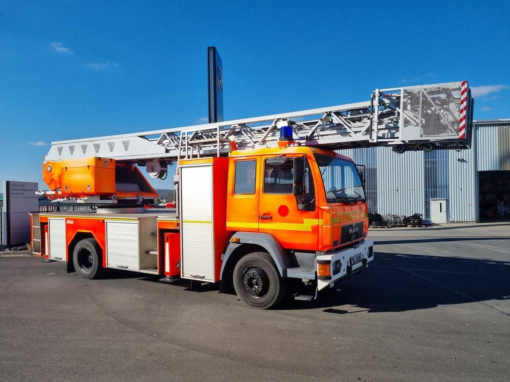 MAN 15.284LC Metz DLK 23-12 Feuerwehr Drehleiter - Kamion: slika 3 MAN 15.284LC Metz DLK 23-12 Feuerwehr Drehleiter - Kamion: slika 3