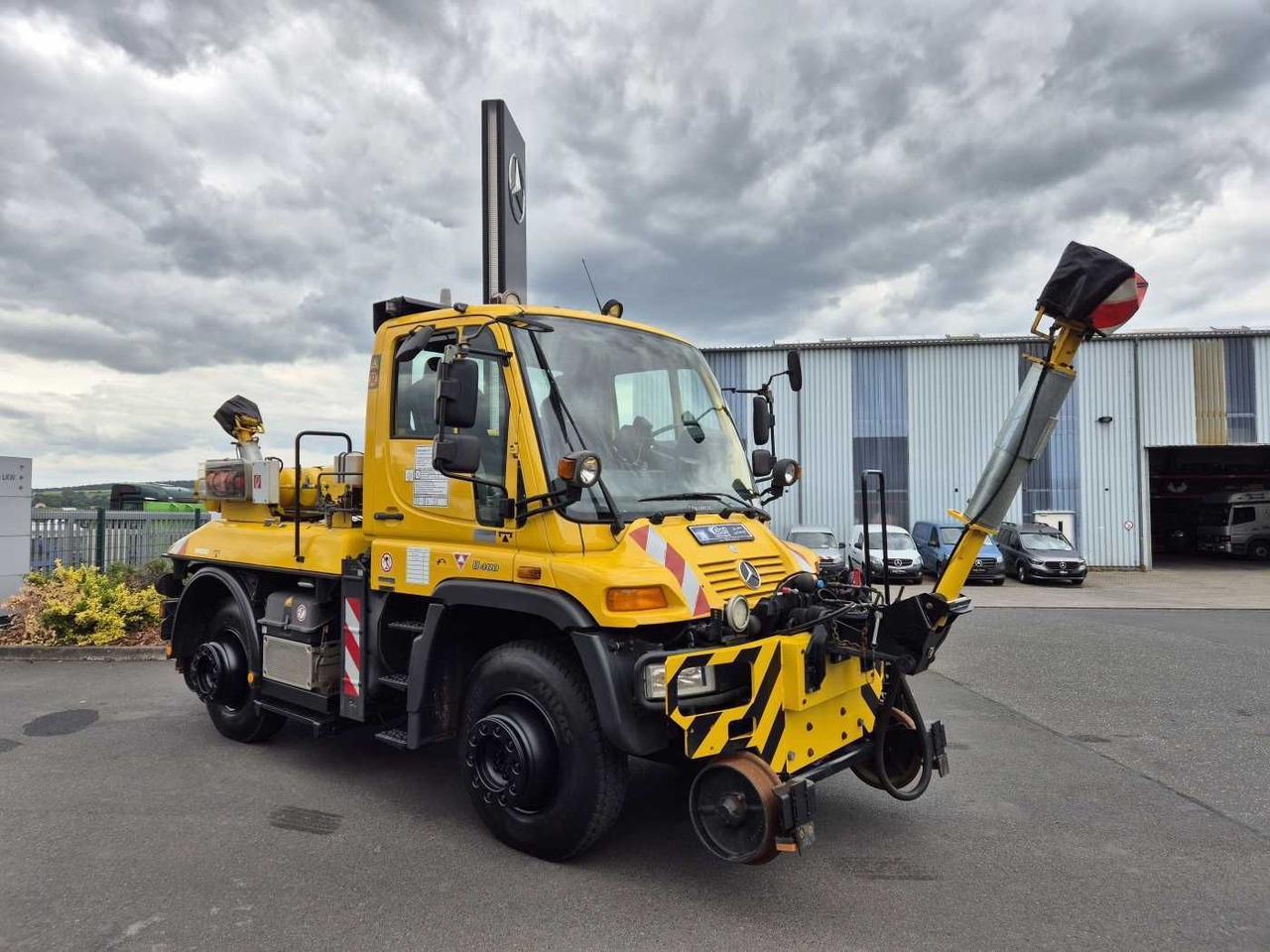 Unimog U400 4x4 Zweiwege ZAGRO 800t/52 Achsen Funk - Kamion: slika 3 Unimog U400 4x4 Zweiwege ZAGRO 800t/52 Achsen Funk - Kamion: slika 3