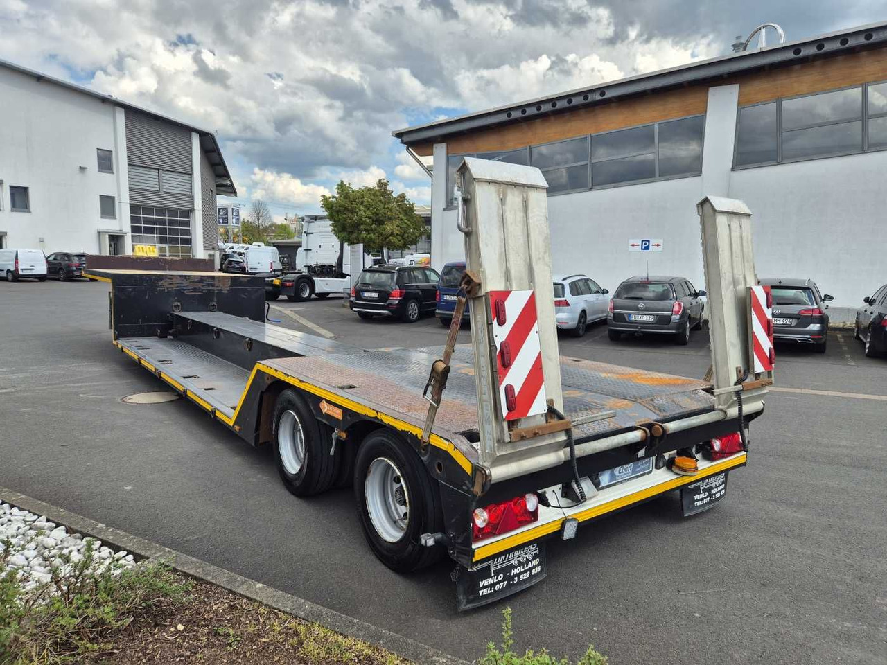 LinTrailers S2A 14 LSDN Teleskopierbar BPW-Achsen 57.000km - Niska poluprikolica za prevoz: slika 3 LinTrailers S2A 14 LSDN Teleskopierbar BPW-Achsen 57.000km - Niska poluprikolica za prevoz: slika 3