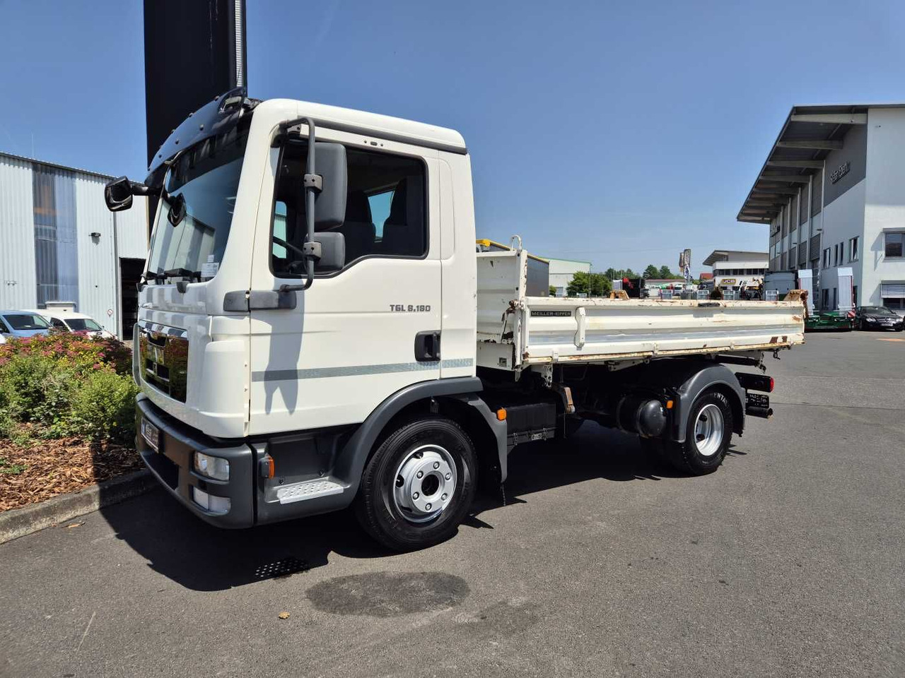 MAN TGL 8.180 4x2 BB Meiller Kipper 2x AHK 3 Sitze - Dostavno vozilo istovarivač: slika 4 MAN TGL 8.180 4x2 BB Meiller Kipper 2x AHK 3 Sitze - Dostavno vozilo istovarivač: slika 4