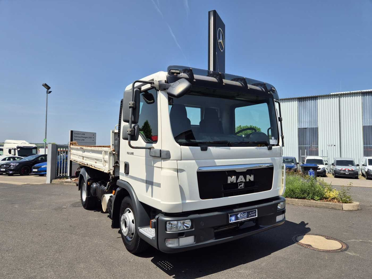 MAN TGL 8.180 4x2 BB Meiller Kipper 2x AHK 3 Sitze - Dostavno vozilo istovarivač: slika 3 MAN TGL 8.180 4x2 BB Meiller Kipper 2x AHK 3 Sitze - Dostavno vozilo istovarivač: slika 3