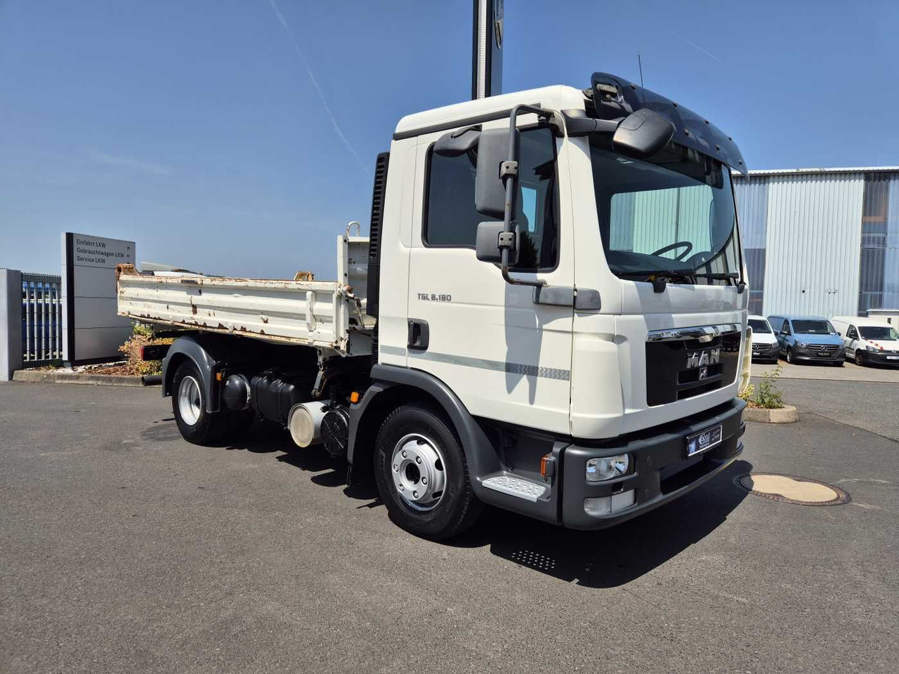 MAN TGL 8.180 4x2 BB Meiller Kipper 2x AHK 3 Sitze - Dostavno vozilo istovarivač: slika 5 MAN TGL 8.180 4x2 BB Meiller Kipper 2x AHK 3 Sitze - Dostavno vozilo istovarivač: slika 5
