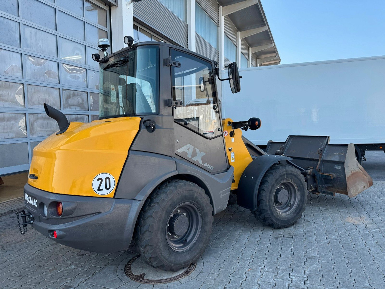 MECALAC AX850 / nur 671h / 11.2022 / Gabel / Schaufel - Utovarivač točkaš: slika 3 MECALAC AX850 / nur 671h / 11.2022 / Gabel / Schaufel - Utovarivač točkaš: slika 3