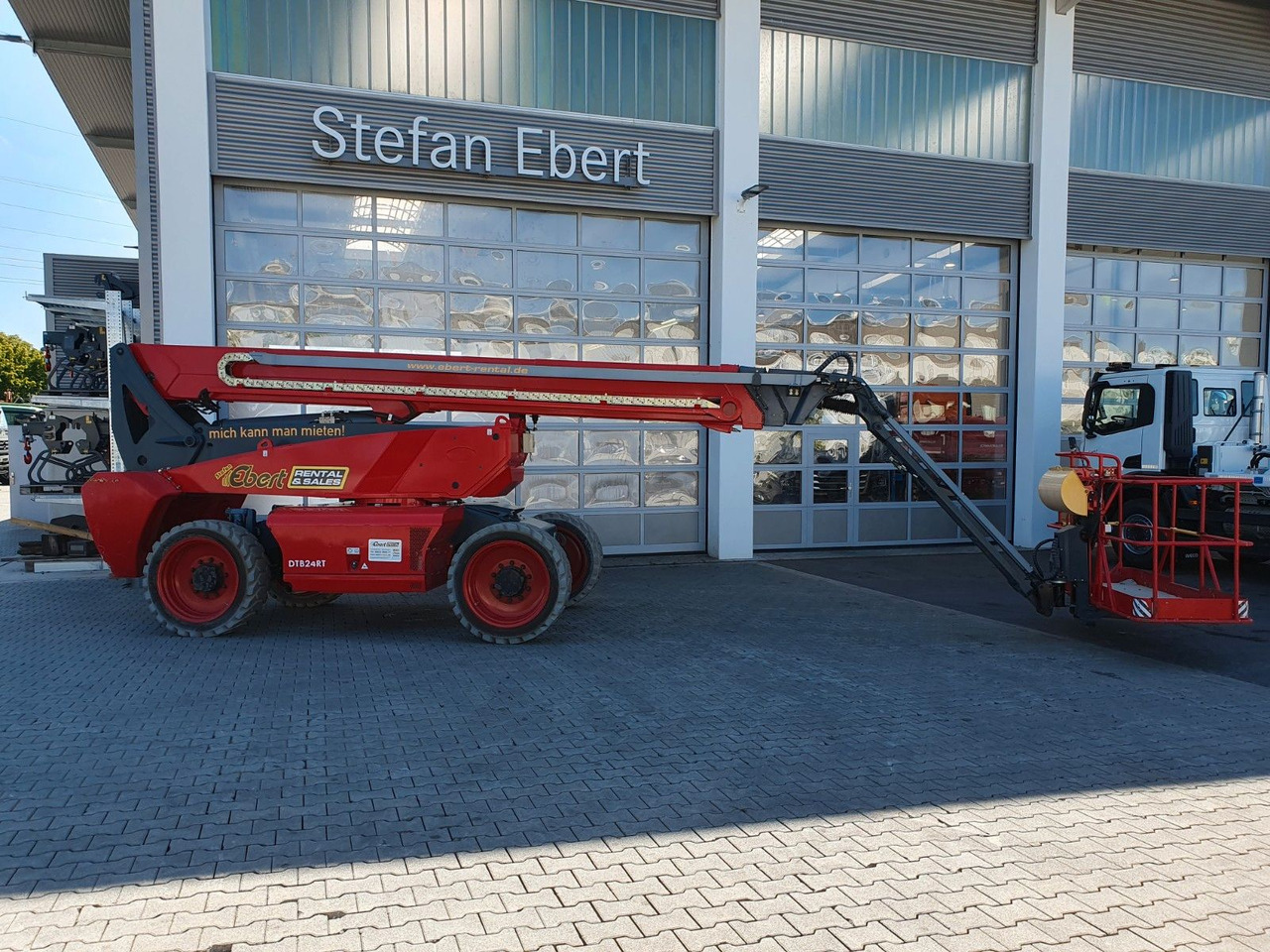 Magni DTB 24 RT 4x4 / 24,8m / 454kg / nur 1.250h - Vazdušna platforma montirana na kamion: slika 2 Magni DTB 24 RT 4x4 / 24,8m / 454kg / nur 1.250h - Vazdušna platforma montirana na kamion: slika 2