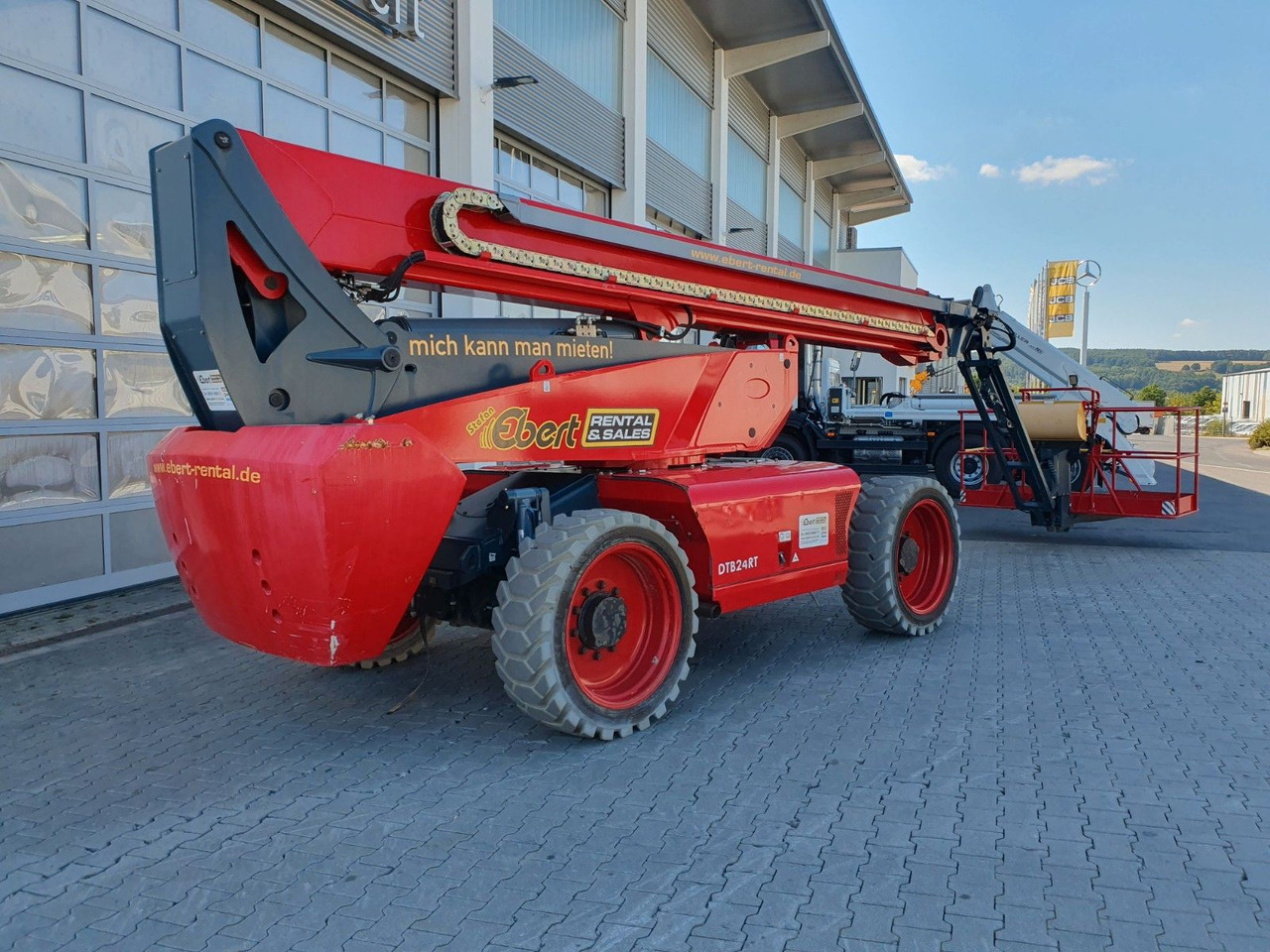 Magni DTB 24 RT 4x4 / 24,8m / 454kg / nur 1.250h - Vazdušna platforma montirana na kamion: slika 4 Magni DTB 24 RT 4x4 / 24,8m / 454kg / nur 1.250h - Vazdušna platforma montirana na kamion: slika 4