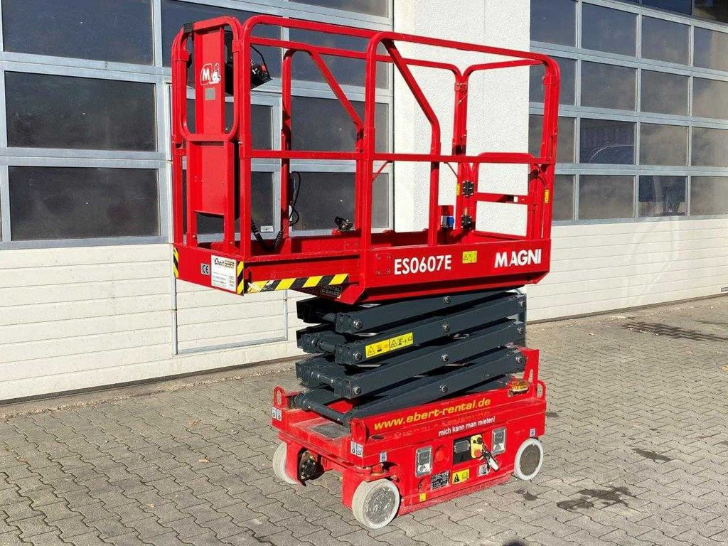 Magni ES0607E Scherenbühne // 5.6m Arbeitshöhe - Lift u obliku makaza: slika 1 Magni ES0607E Scherenbühne // 5.6m Arbeitshöhe - Lift u obliku makaza: slika 1