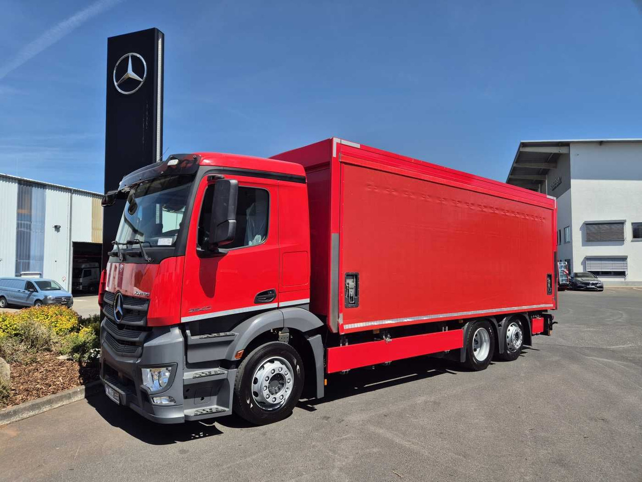 Mercedes-Benz Antos 2540 LnR 6x2 LBW Schiebeplanen AHK - Kamion za prevoz boca: slika 2 Mercedes-Benz Antos 2540 LnR 6x2 LBW Schiebeplanen AHK - Kamion za prevoz boca: slika 2
