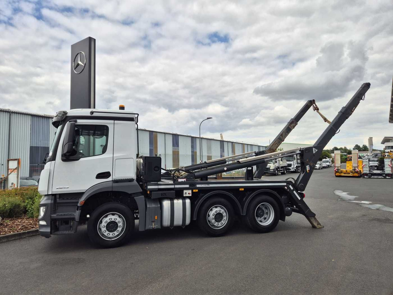Mercedes-Benz Arocs 2643 L 6x2/4 VDL AHK Funk Vorlaufachse - Istovarivač: slika 4 Mercedes-Benz Arocs 2643 L 6x2/4 VDL AHK Funk Vorlaufachse - Istovarivač: slika 4