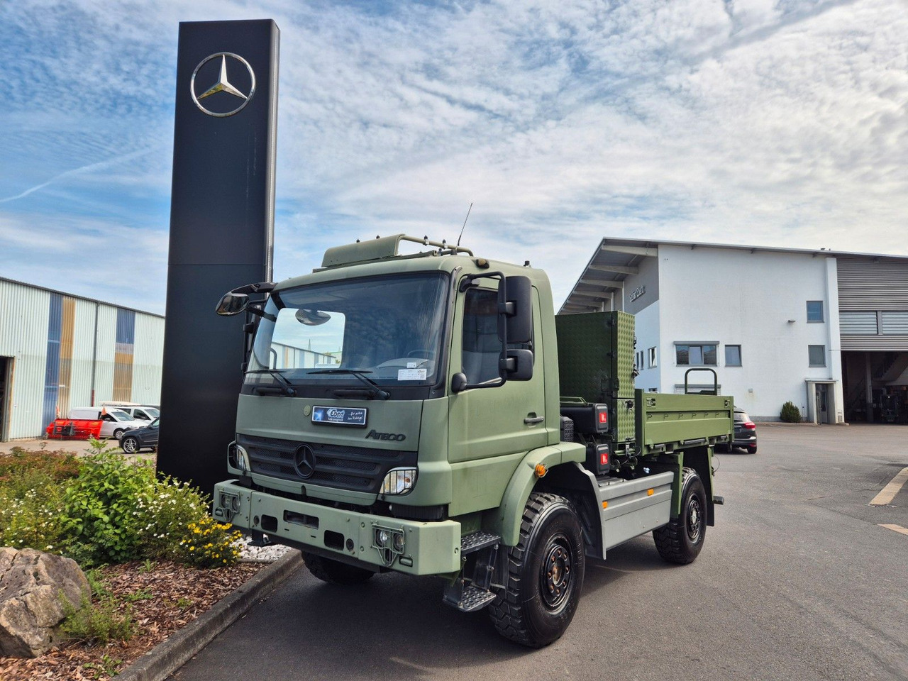 Mercedes-Benz Atego 1018 A 4x4 Pritsche Singlebereift 7 Stück - Kamion sa tovarnim sandukom: slika 1 Mercedes-Benz Atego 1018 A 4x4 Pritsche Singlebereift 7 Stück - Kamion sa tovarnim sandukom: slika 1