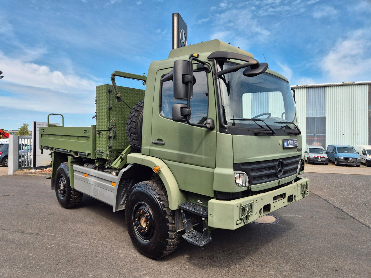 Mercedes-Benz Atego 1018 A 4x4 Pritsche Singlebereift 7 Stück - Kamion sa tovarnim sandukom: slika 5 Mercedes-Benz Atego 1018 A 4x4 Pritsche Singlebereift 7 Stück - Kamion sa tovarnim sandukom: slika 5