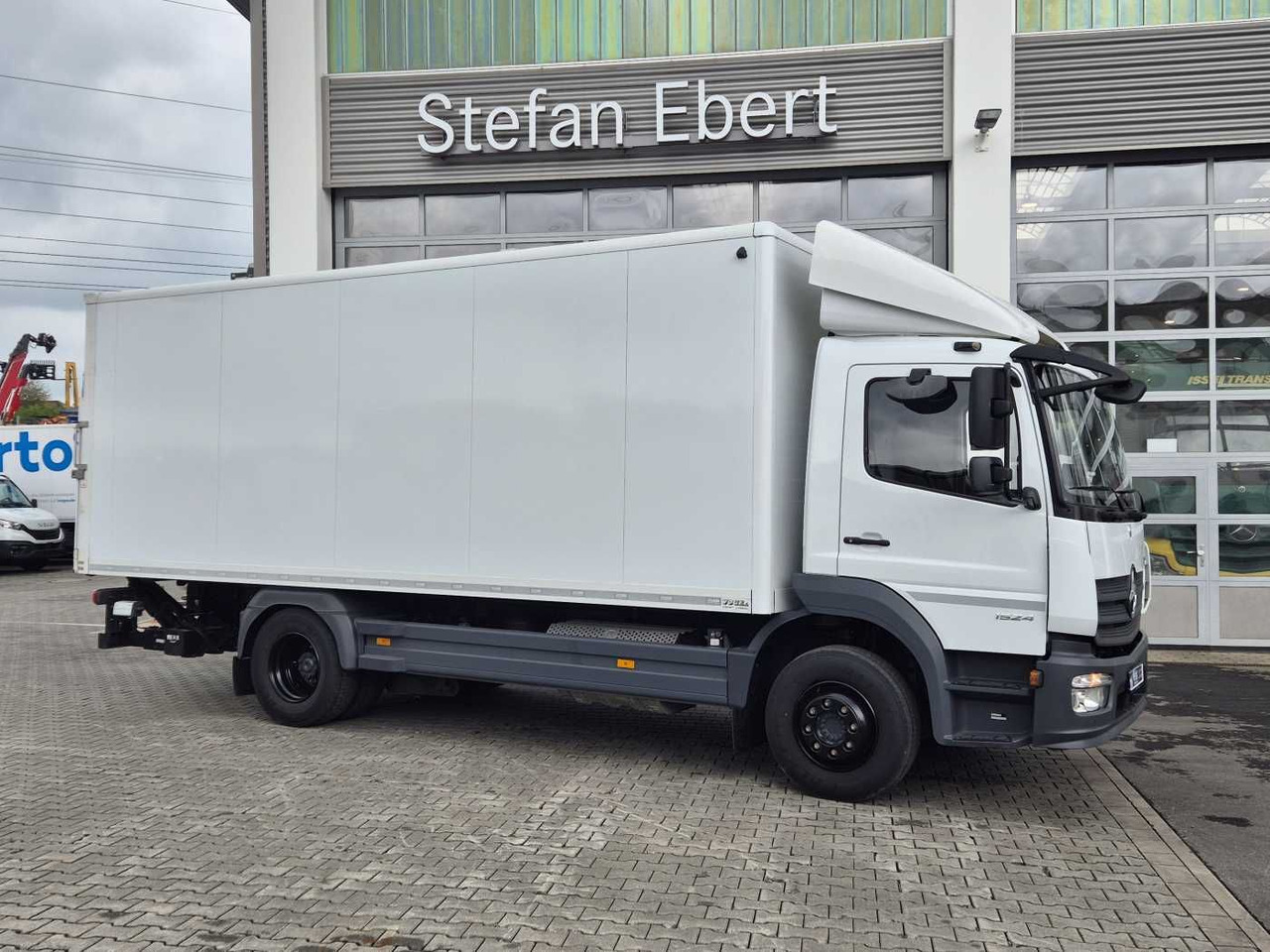 Mercedes-Benz Atego 1524 L LBW 1.500kg Klima Standheizung - Kamion sa zatvorenim sandukom: slika 2 Mercedes-Benz Atego 1524 L LBW 1.500kg Klima Standheizung - Kamion sa zatvorenim sandukom: slika 2