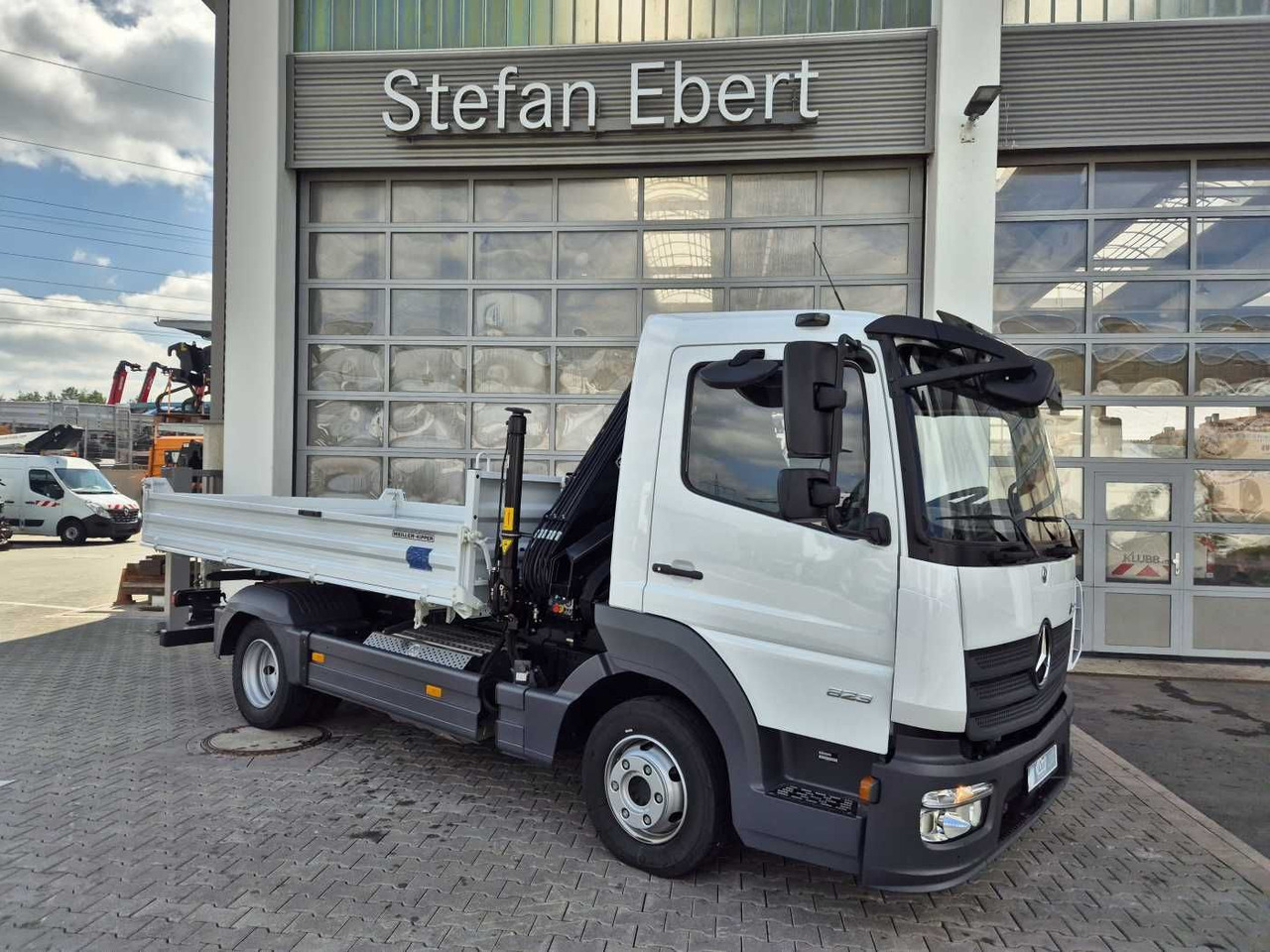 Mercedes-Benz Atego 823 KK Kipper+Kran+Funk+Greifersteuerung - Dostavno vozilo istovarivač: slika 3 Mercedes-Benz Atego 823 KK Kipper+Kran+Funk+Greifersteuerung - Dostavno vozilo istovarivač: slika 3