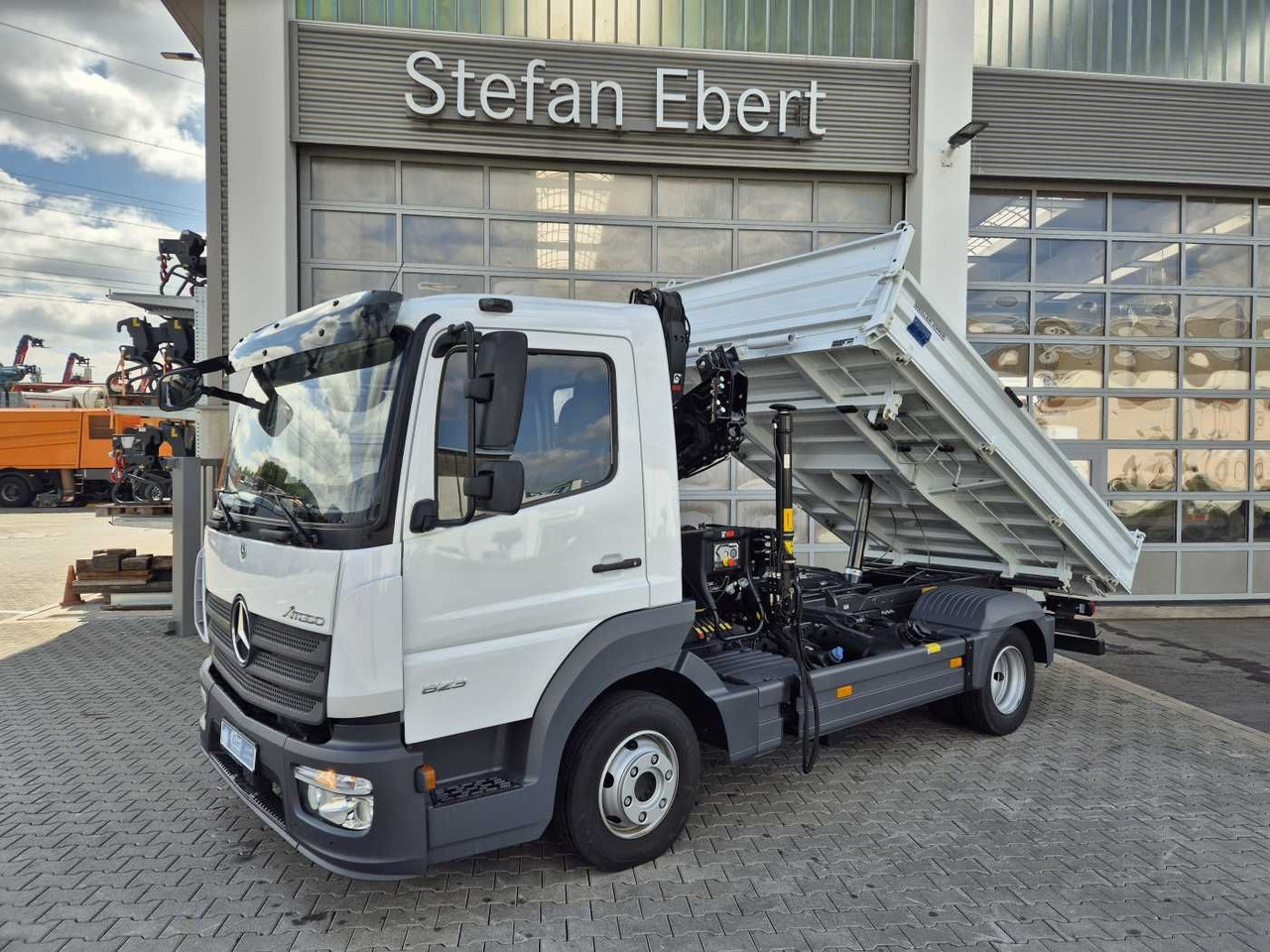 Mercedes-Benz Atego 823 KK Kipper+Kran+Funk+Greifersteuerung - Dostavno vozilo istovarivač: slika 1 Mercedes-Benz Atego 823 KK Kipper+Kran+Funk+Greifersteuerung - Dostavno vozilo istovarivač: slika 1