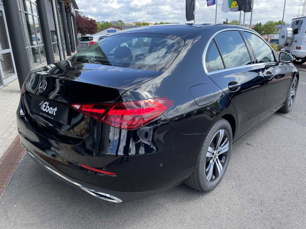Mercedes-Benz C 180 9G Avantgarde Memory+Distr+ 360°+Keyless+L - Limuzina: slika 4 Mercedes-Benz C 180 9G Avantgarde Memory+Distr+ 360°+Keyless+L - Limuzina: slika 4