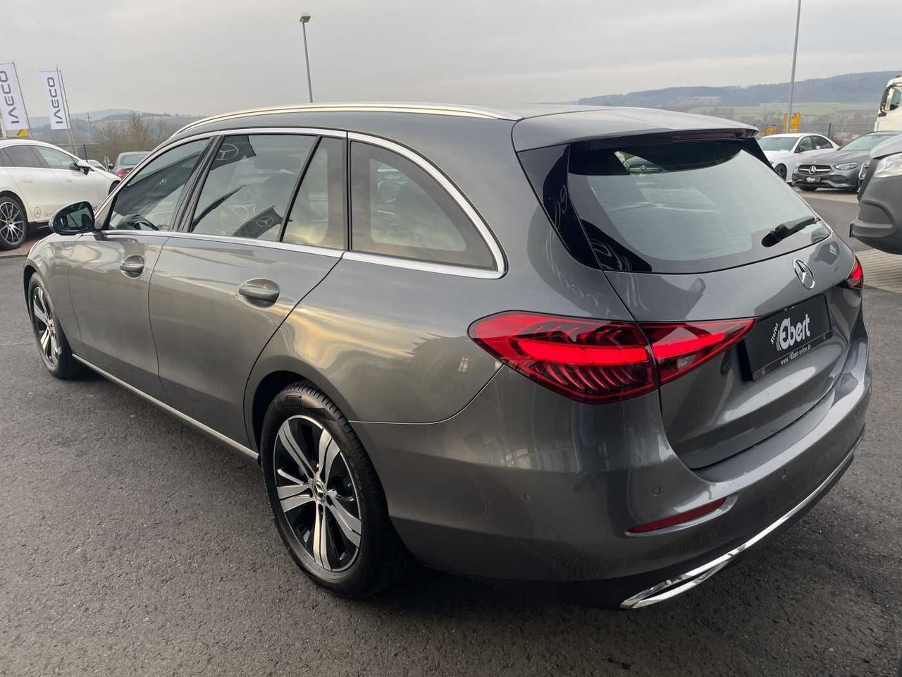Mercedes-Benz C 180 T 9G AVANTGARDE+R-Kamera +PANO+SHZ+SPIEGEL - Automobil: slika 3 Mercedes-Benz C 180 T 9G AVANTGARDE+R-Kamera +PANO+SHZ+SPIEGEL - Automobil: slika 3