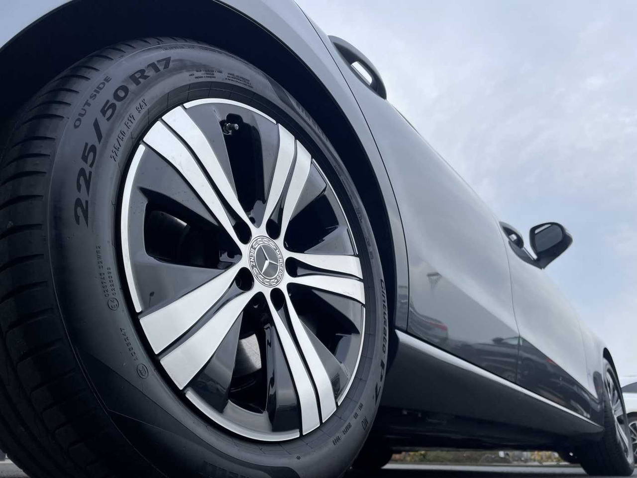 Mercedes-Benz C 180 T 9G AVANTGARDE+R-Kamera +PANO+SHZ+SPIEGEL - Automobil: slika 5 Mercedes-Benz C 180 T 9G AVANTGARDE+R-Kamera +PANO+SHZ+SPIEGEL - Automobil: slika 5