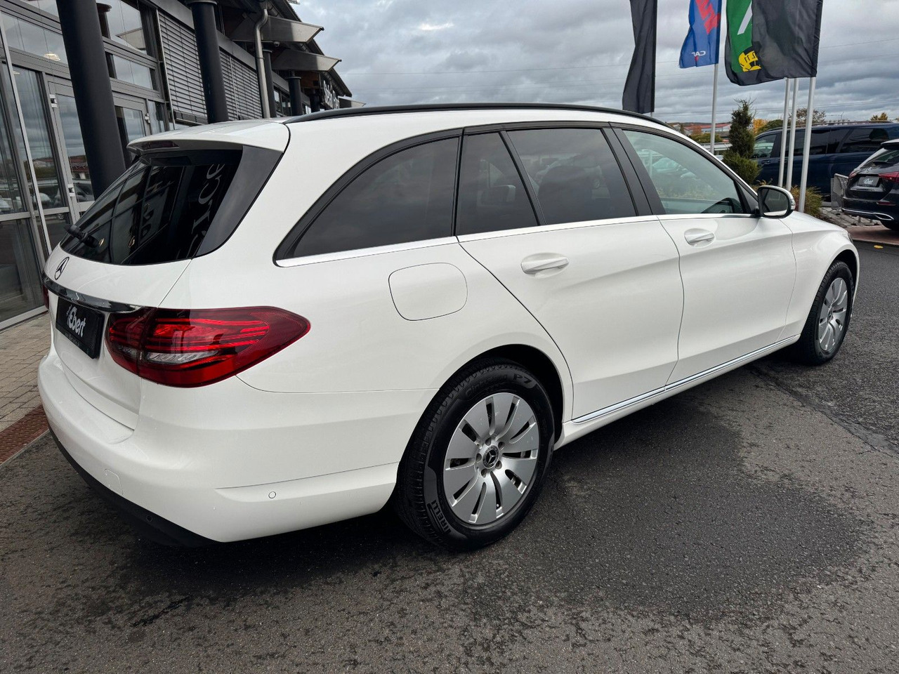 Mercedes-Benz C 180d T LED+RKamera+SHZ+DAB - Karavan: slika 4 Mercedes-Benz C 180d T LED+RKamera+SHZ+DAB - Karavan: slika 4