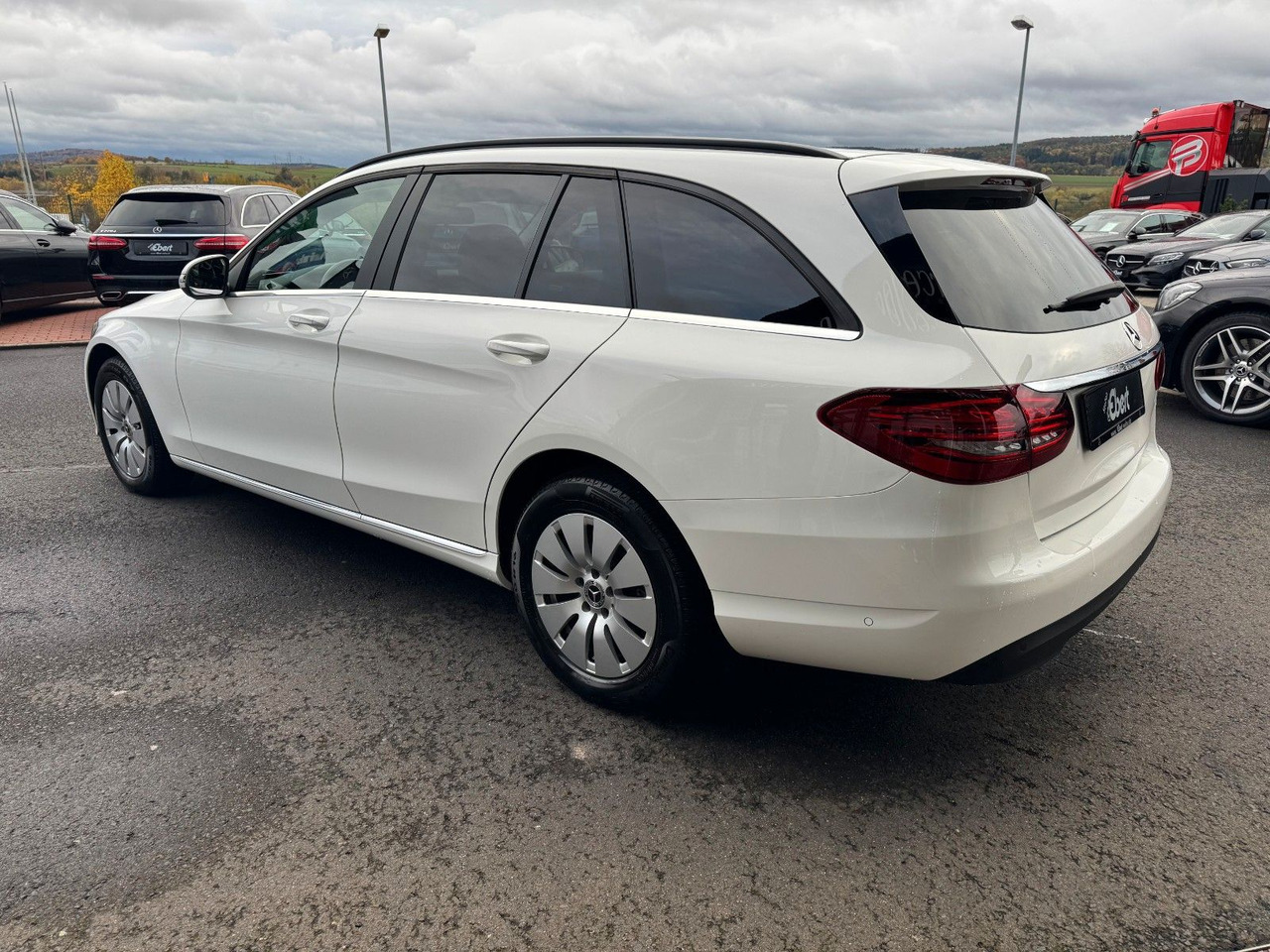 Mercedes-Benz C 180d T LED+RKamera+SHZ+DAB - Karavan: slika 3 Mercedes-Benz C 180d T LED+RKamera+SHZ+DAB - Karavan: slika 3