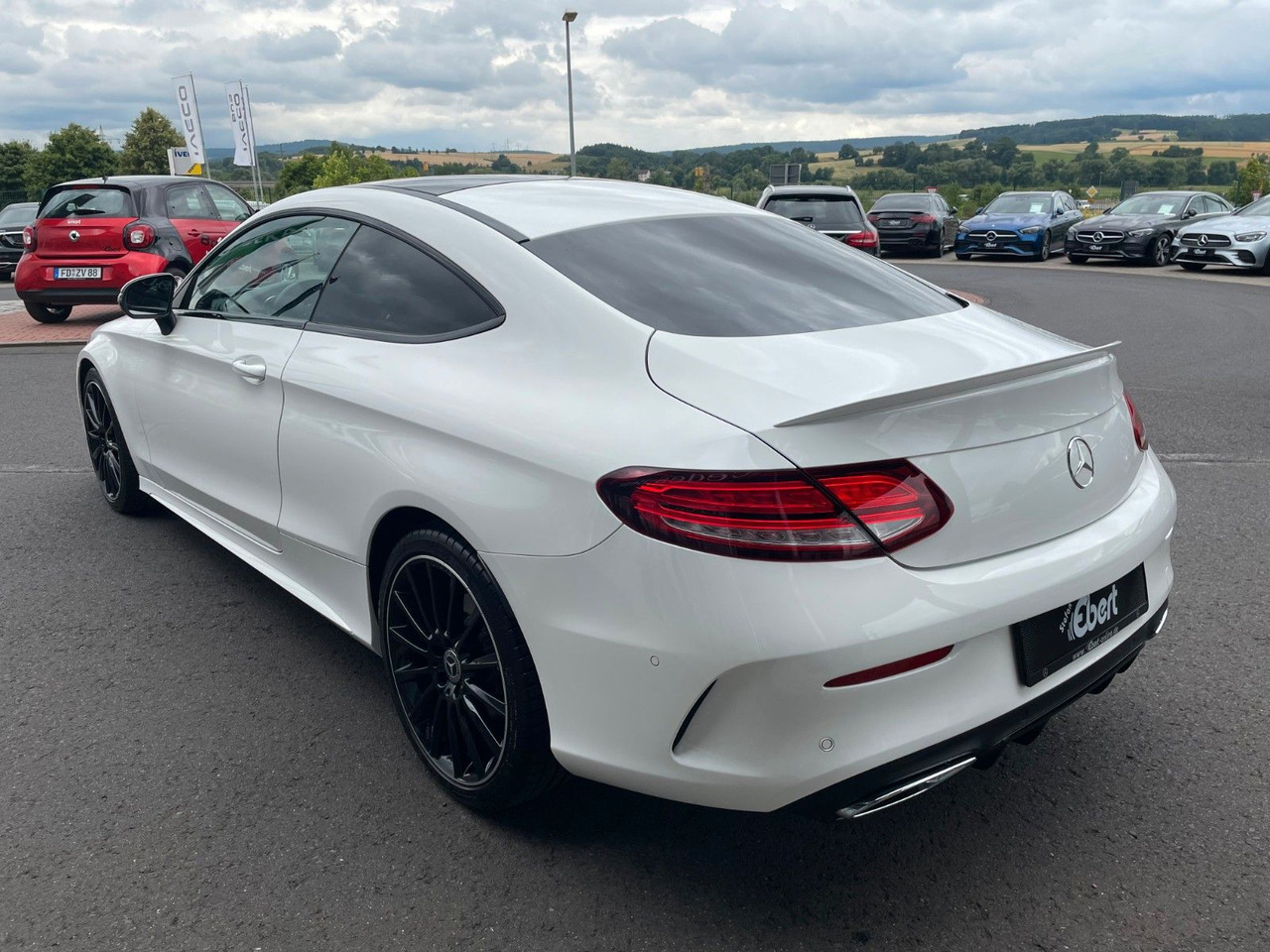 Mercedes-Benz C 220 d Coupe AMG+Pano+R-Kamera+Night+Carplay - Automobil: slika 3 Mercedes-Benz C 220 d Coupe AMG+Pano+R-Kamera+Night+Carplay - Automobil: slika 3
