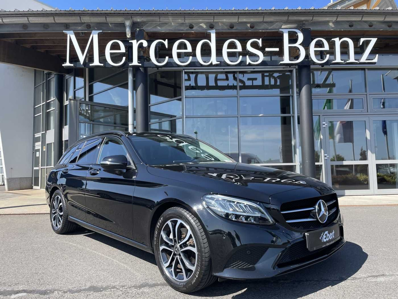 Mercedes-Benz C 220 d T 9G Avantgarde R-Kamera+AHK +Burmester+ - Automobil: slika 1 Mercedes-Benz C 220 d T 9G Avantgarde R-Kamera+AHK +Burmester+ - Automobil: slika 1