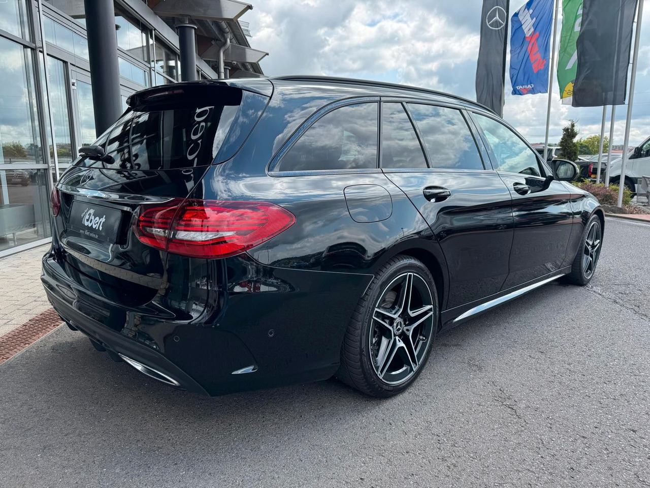 Mercedes-Benz C 220d NightEdition+AMG+Distr+SportfahrW+RFK - Karavan: slika 4 Mercedes-Benz C 220d NightEdition+AMG+Distr+SportfahrW+RFK - Karavan: slika 4