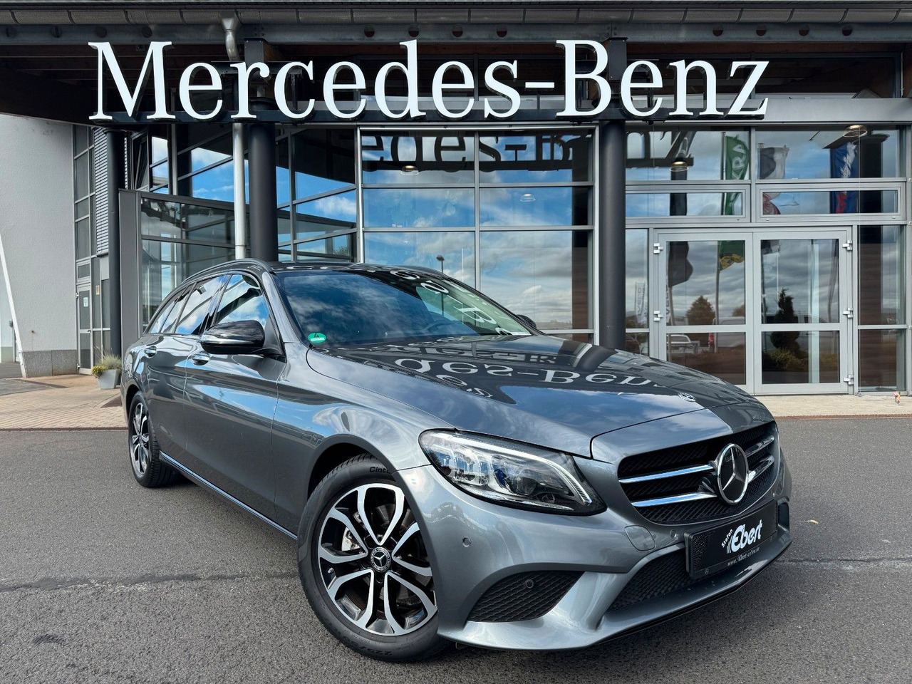Mercedes-Benz C 220d T Avantgarde+DistrPlus+AHK+MultiB+RFK - Karavan: slika 1 Mercedes-Benz C 220d T Avantgarde+DistrPlus+AHK+MultiB+RFK - Karavan: slika 1