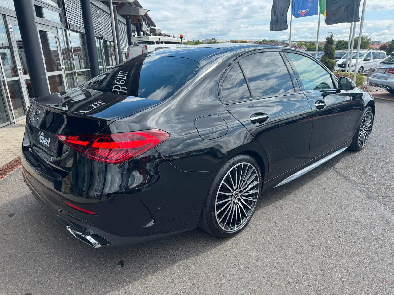 Mercedes-Benz C 300 AMG+DistrPlus+360+SportfahrW+Night+19Zoll - Limuzina: slika 4 Mercedes-Benz C 300 AMG+DistrPlus+360+SportfahrW+Night+19Zoll - Limuzina: slika 4