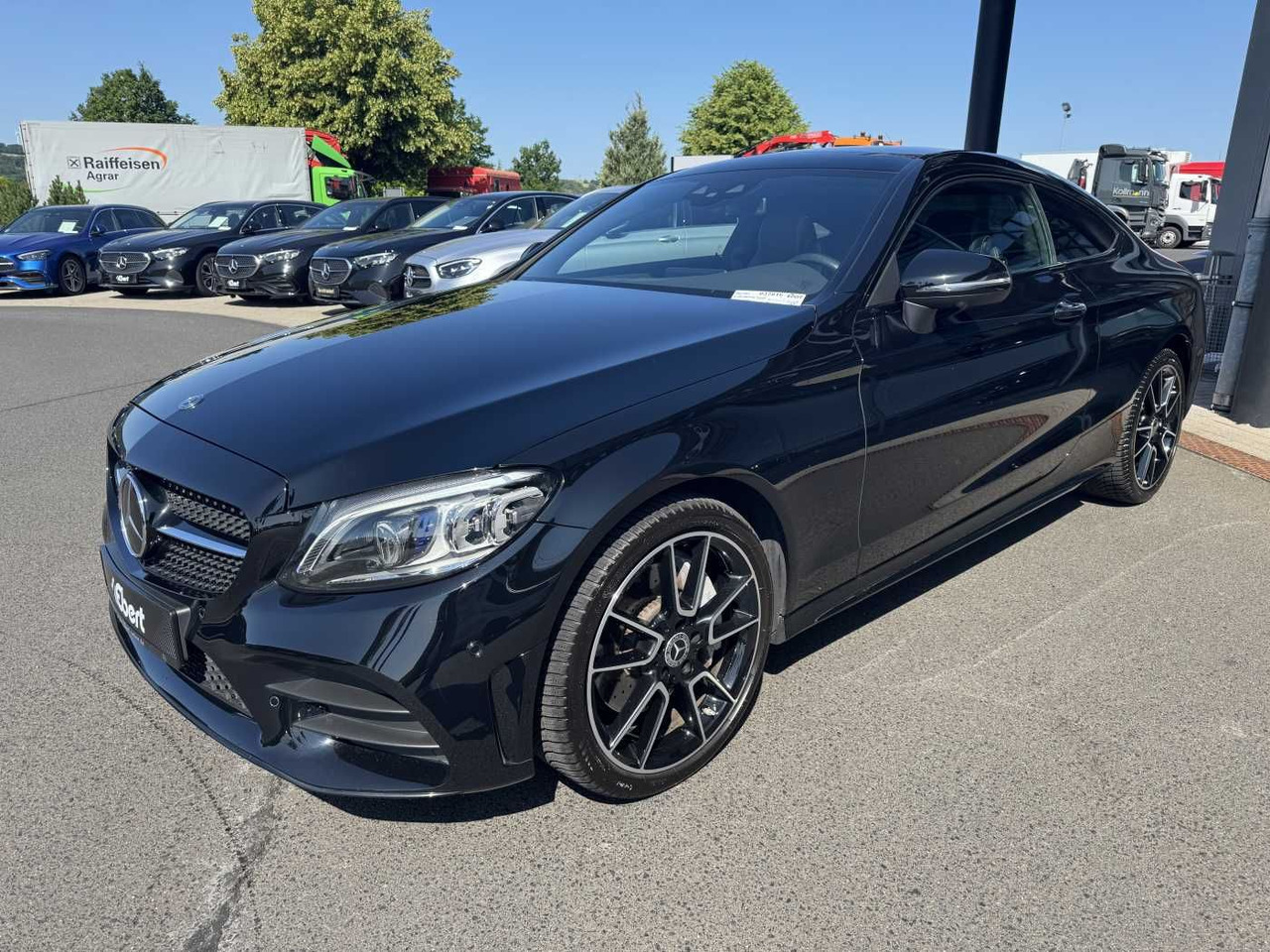 Mercedes-Benz C 400 4M AMG Coupe Pano+Burm+Distr+Memory+360 - Automobil: slika 2 Mercedes-Benz C 400 4M AMG Coupe Pano+Burm+Distr+Memory+360 - Automobil: slika 2