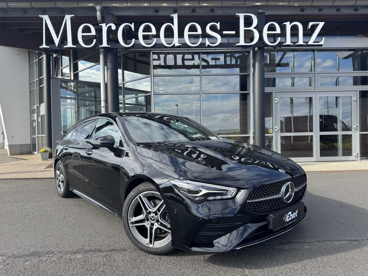 Mercedes-Benz CLA 180 Shooting Brake+AMG+Distr+AHK+RFK+ - Automobil: slika 1 Mercedes-Benz CLA 180 Shooting Brake+AMG+Distr+AHK+RFK+ - Automobil: slika 1