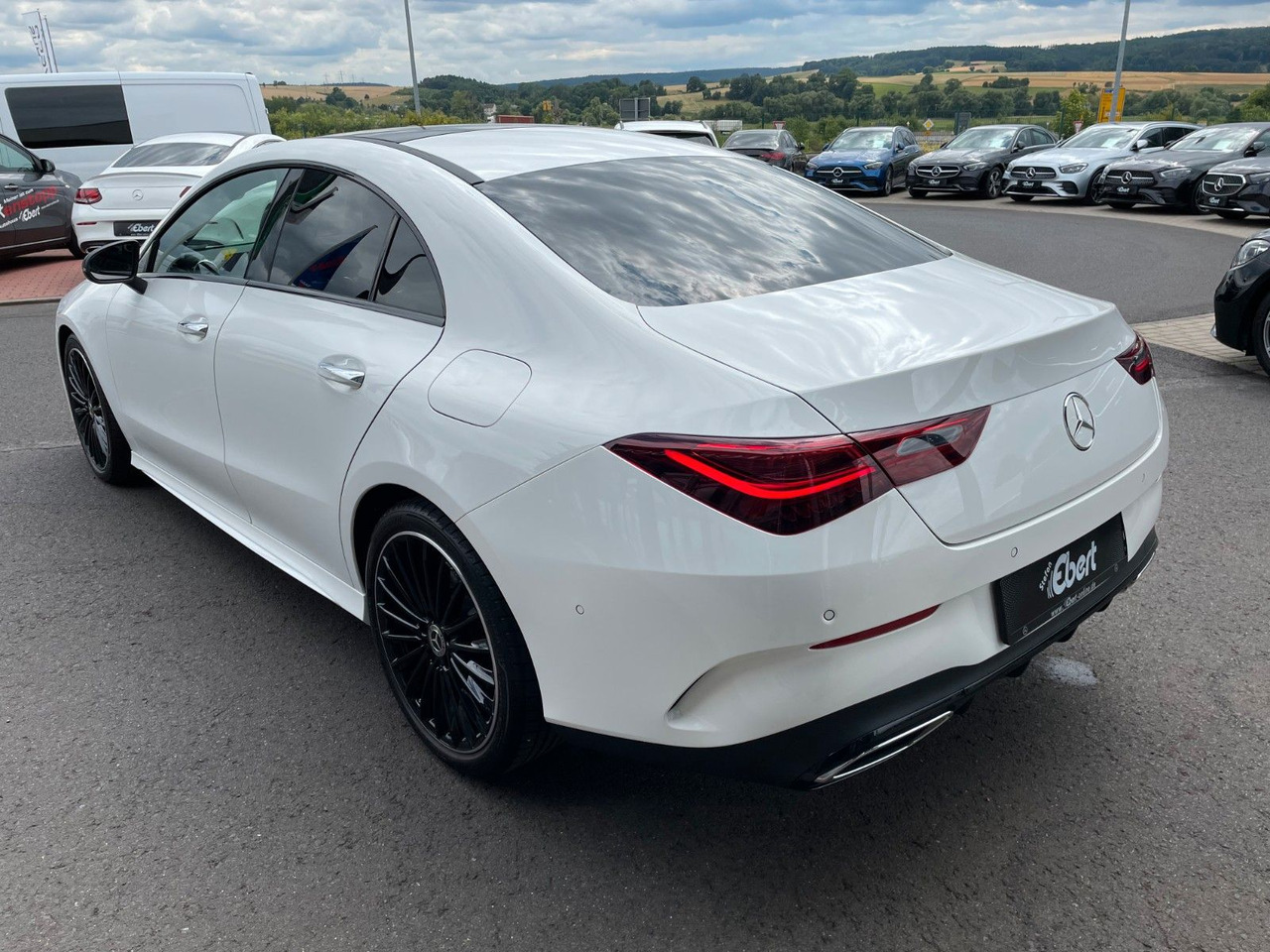 Mercedes-Benz CLA 200 AMG Pano+R-Kamera+19" - Automobil: slika 3 Mercedes-Benz CLA 200 AMG Pano+R-Kamera+19" - Automobil: slika 3