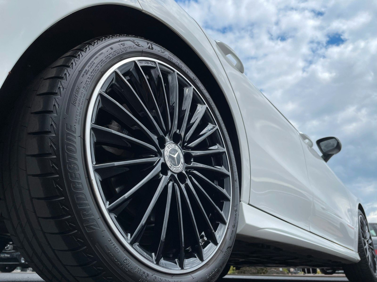 Mercedes-Benz CLA 200 AMG Pano+R-Kamera+19" - Automobil: slika 5 Mercedes-Benz CLA 200 AMG Pano+R-Kamera+19" - Automobil: slika 5