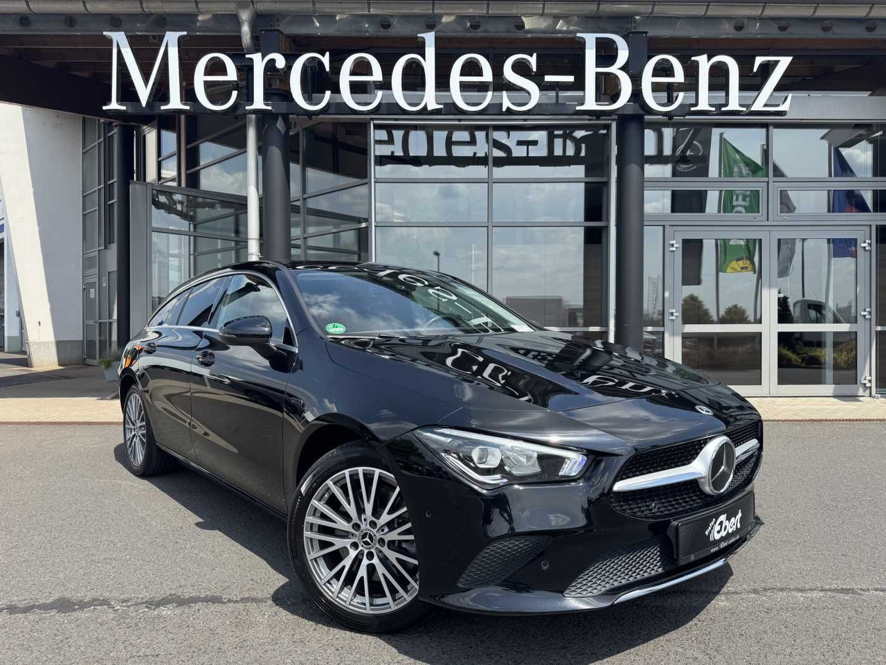 Mercedes-Benz CLA 250e Shooting Brake DistrPlus+RFK+Augment+LE - Karavan: slika 1 Mercedes-Benz CLA 250e Shooting Brake DistrPlus+RFK+Augment+LE - Karavan: slika 1
