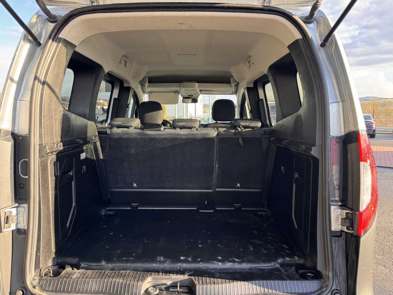 Karavan Mercedes-Benz Citan 110 CDI Tourer Klima AHK Kamera MBUX Tempo: slika 7 Karavan Mercedes-Benz Citan 110 CDI Tourer Klima AHK Kamera MBUX Tempo: slika 7