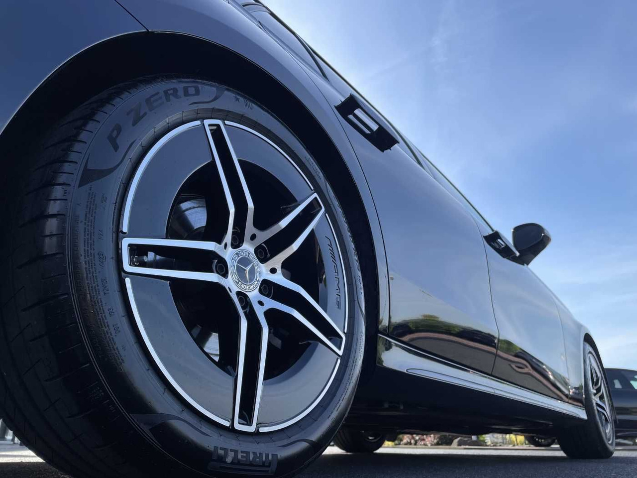 Mercedes-Benz E 220 d T AMG-Line AHK+Distr+R-Kamera +Ambiente+ - Automobil: slika 5 Mercedes-Benz E 220 d T AMG-Line AHK+Distr+R-Kamera +Ambiente+ - Automobil: slika 5