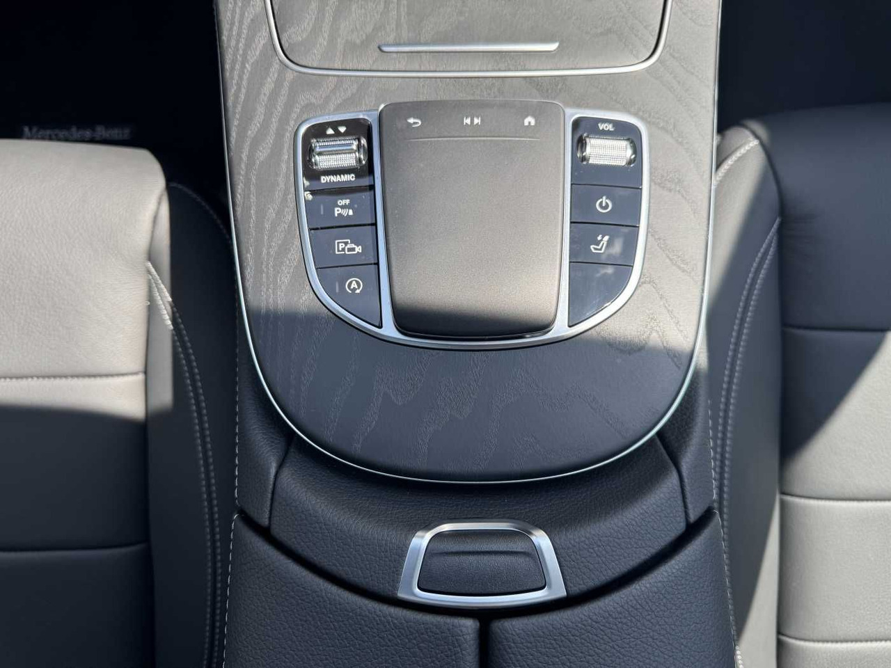 Karavan Mercedes-Benz E 220d AMG+Pano+Burm+Distr+Memory+AHK+360: slika 14