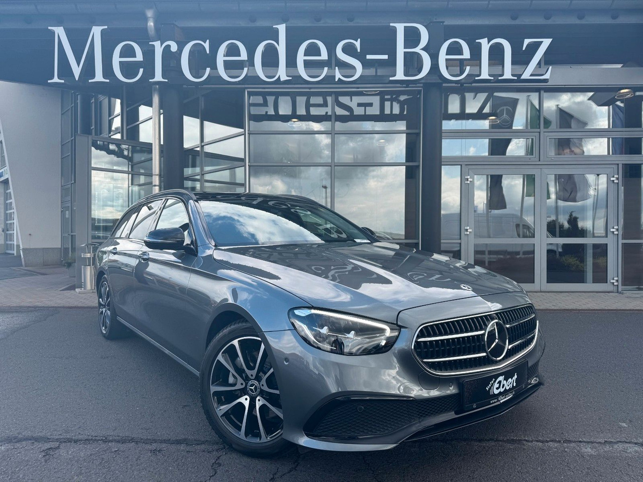 Mercedes-Benz E 220d Avantgarde+DistrPlus+Pano+Burm+360+Night - Karavan: slika 1 Mercedes-Benz E 220d Avantgarde+DistrPlus+Pano+Burm+360+Night - Karavan: slika 1