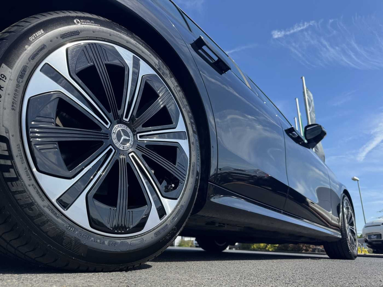 Mercedes-Benz E 220d Avantgarde+Pano+AHK+Distr+19Zoll+MBUX - Automobil: slika 5 Mercedes-Benz E 220d Avantgarde+Pano+AHK+Distr+19Zoll+MBUX - Automobil: slika 5
