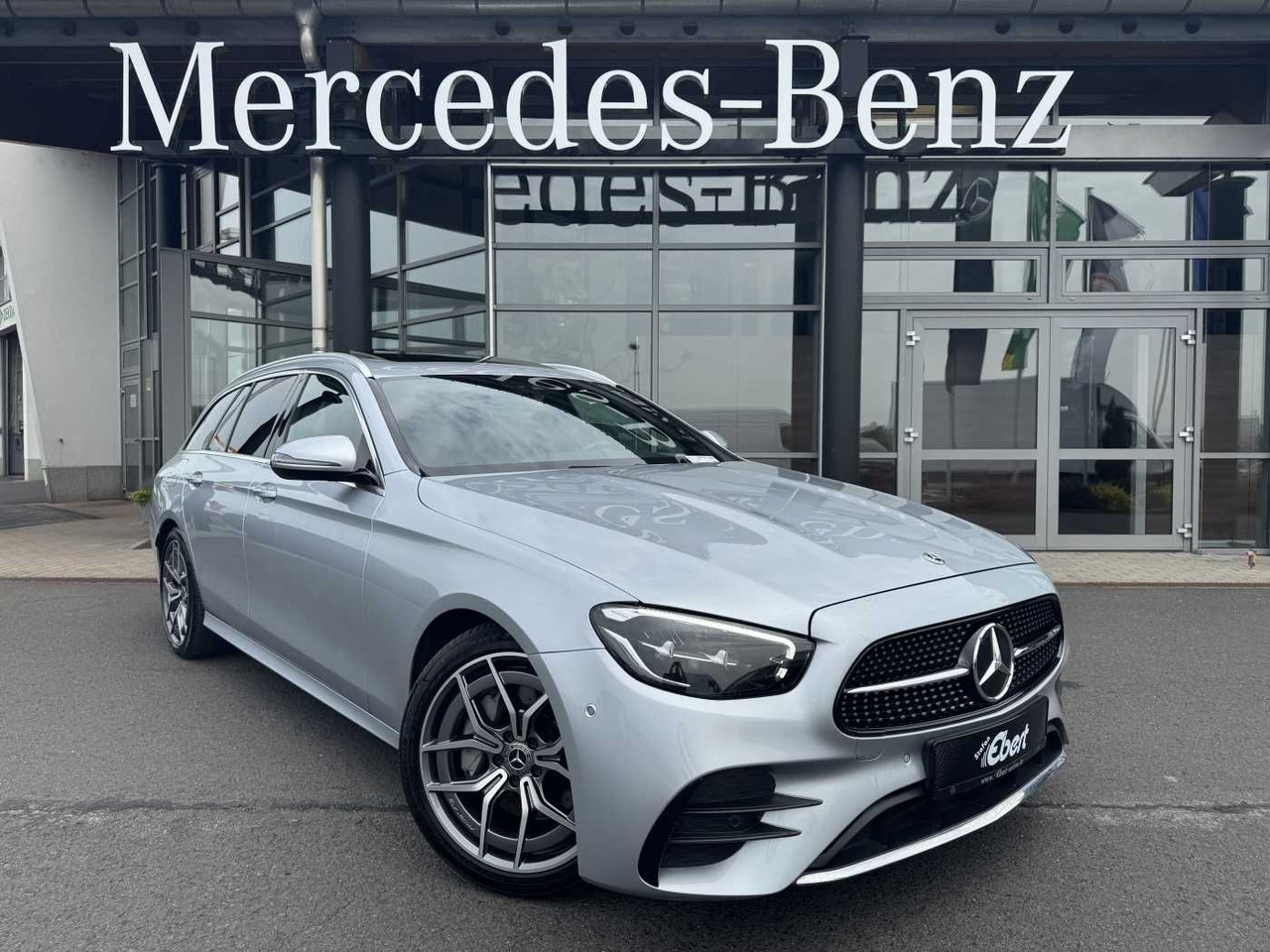 Mercedes-Benz E 220d T AMG+AHK+ESD+RKamera+TotW+ Ambiente - Automobil: slika 1 Mercedes-Benz E 220d T AMG+AHK+ESD+RKamera+TotW+ Ambiente - Automobil: slika 1